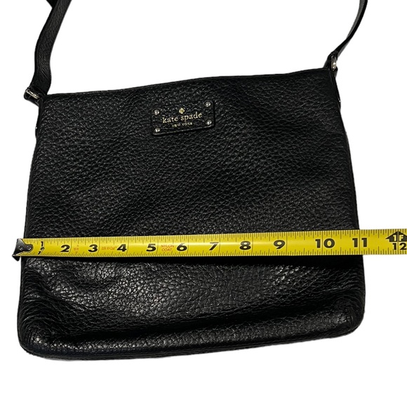 Kate Spade crossbody EUC - very clean inside - Picture 3 of 9
